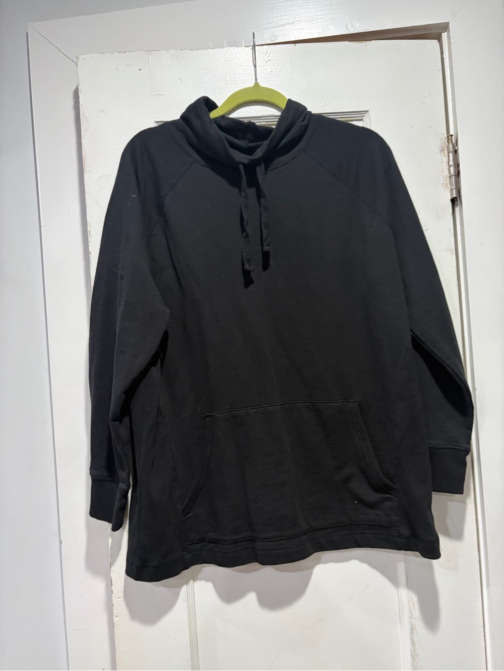 Women’s Black Pullover Hoodie - Casual Long-Sleeve Sweatshirt